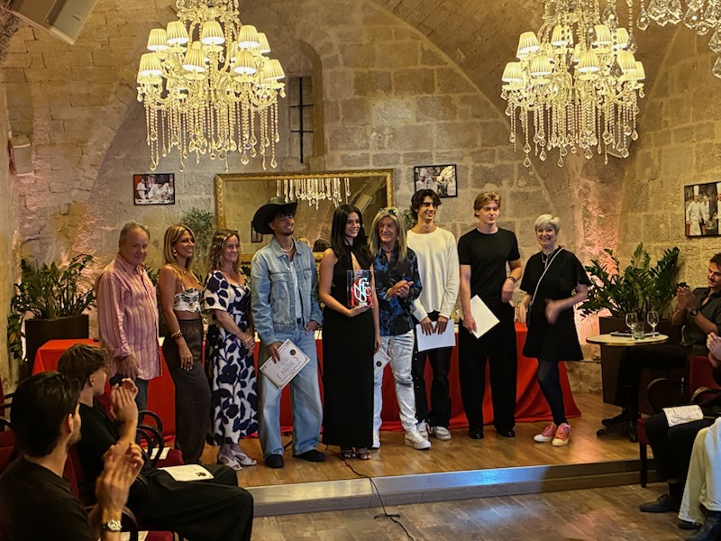 Candidats, jury et équipe réunis lors de la remise des distinctions VELLYA 2026