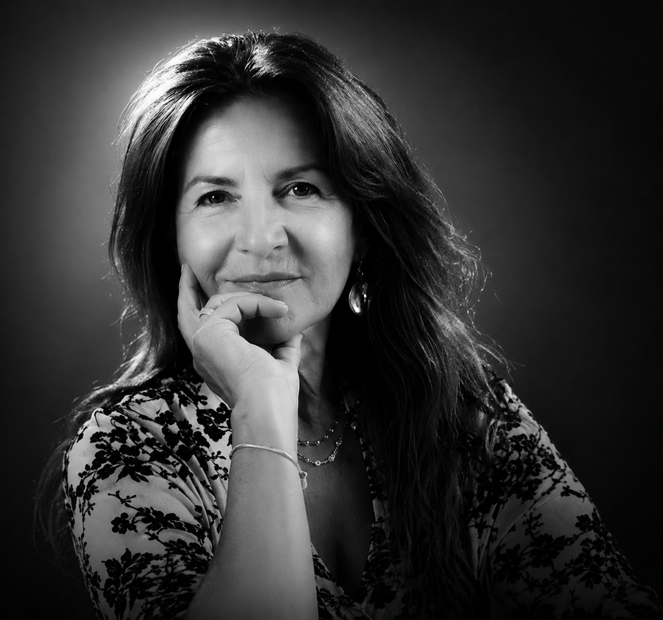 Portrait noir et blanc de Nathalie GUION de MERITENS