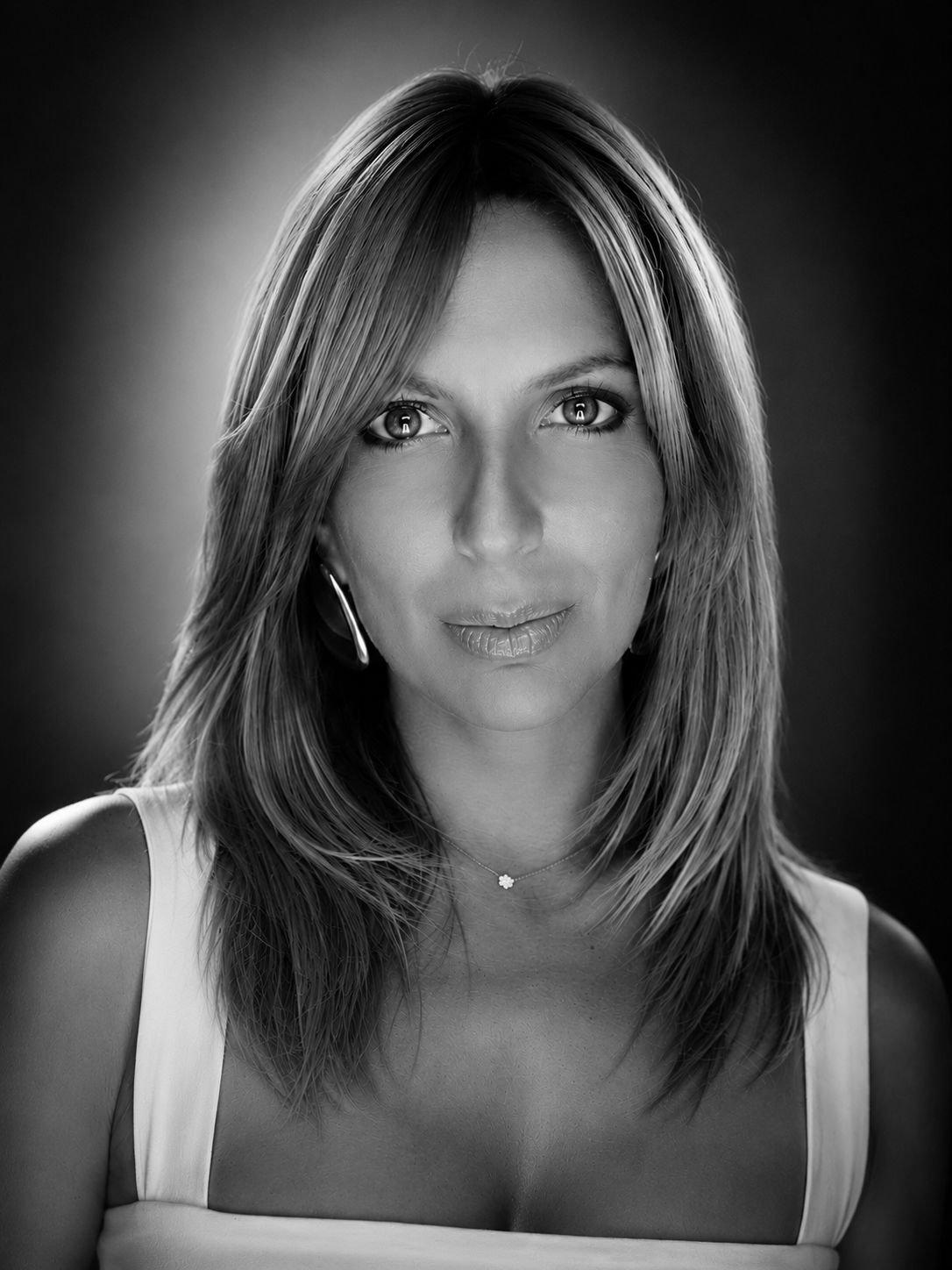 Portrait noir et blanc de Marèva GIULYA